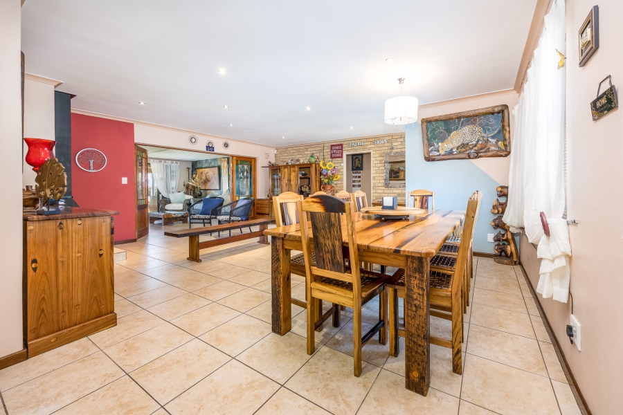 4 Bedroom Property for Sale in Vierlanden Western Cape
